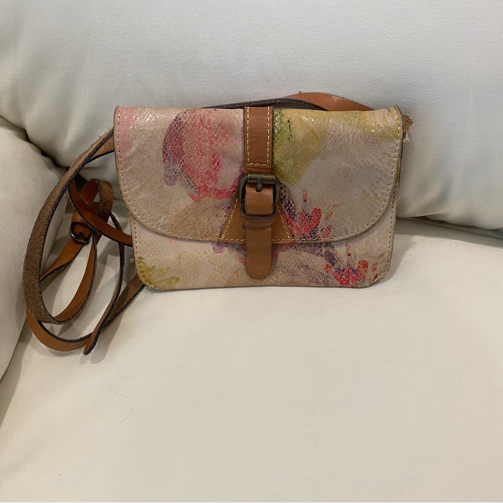Patricia Nash Cream and Brown Crossbody Bag with Vintage Floral Design